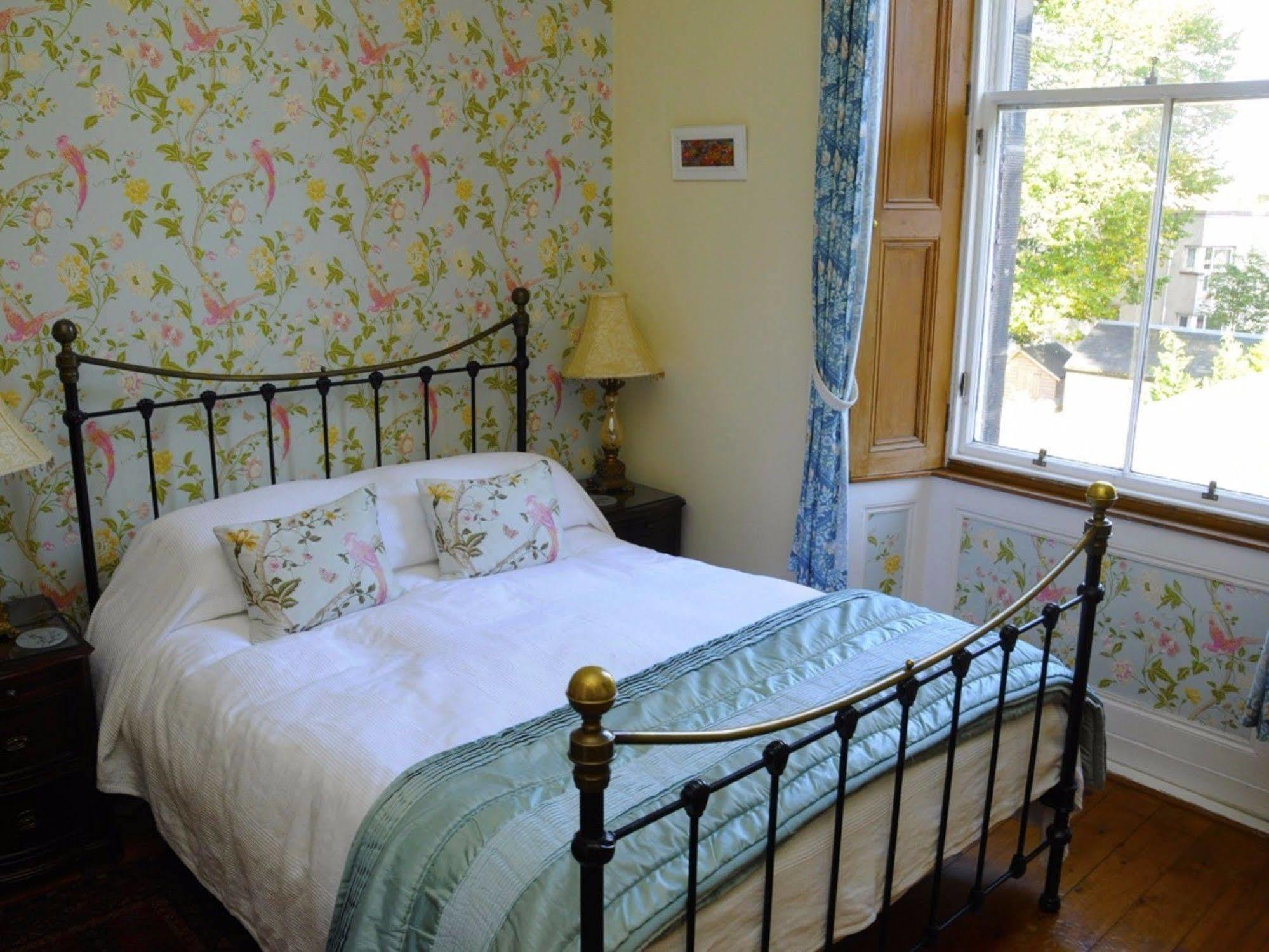 Cluaran House 4* Edinburgh